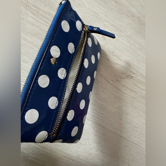 KATE SPADE 100% Cow Leather Blue w/ White Polka Dot Wristlet Wallet - Picture 4 of 9